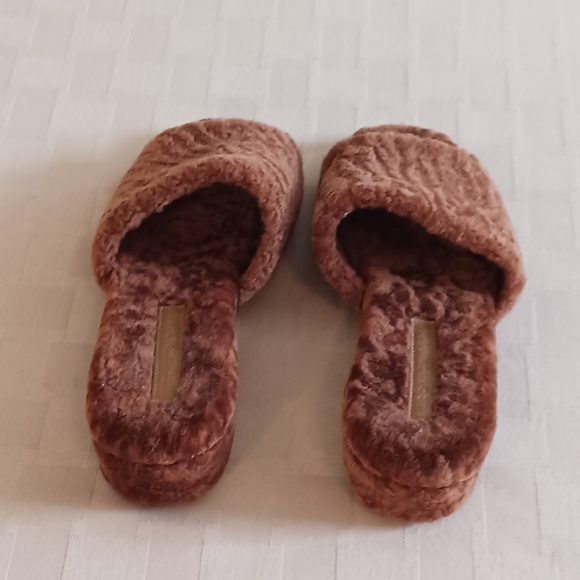 Veronica Beard Desiree Genuine Shearling Slides Sandals - Picture 4 of 9